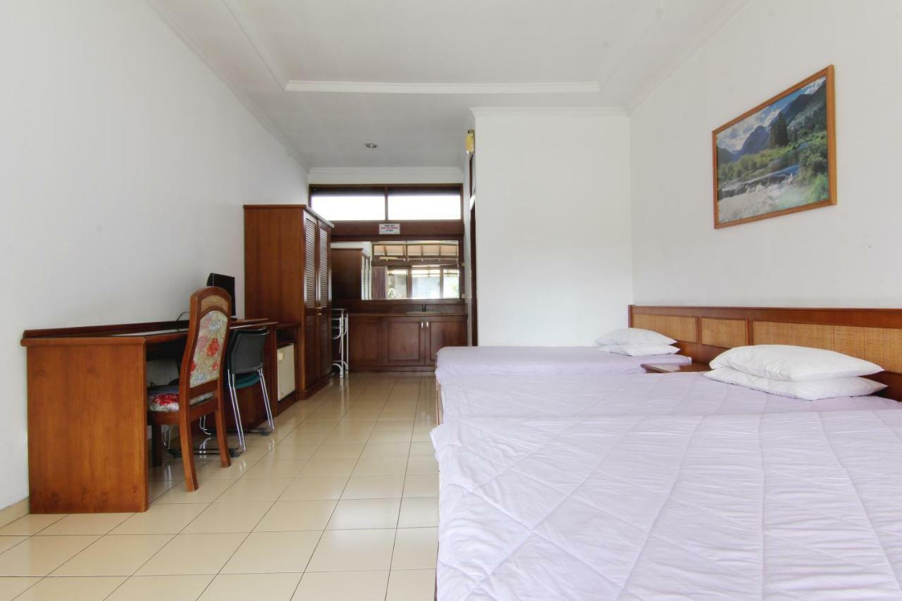 Villa Enggal Lembang Exterior foto