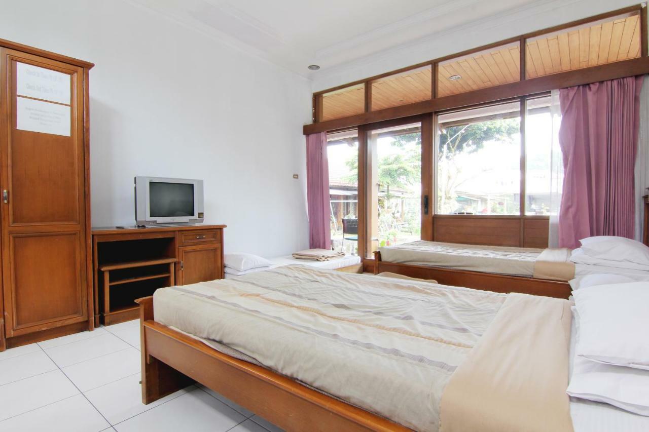 Villa Enggal Lembang Exterior foto